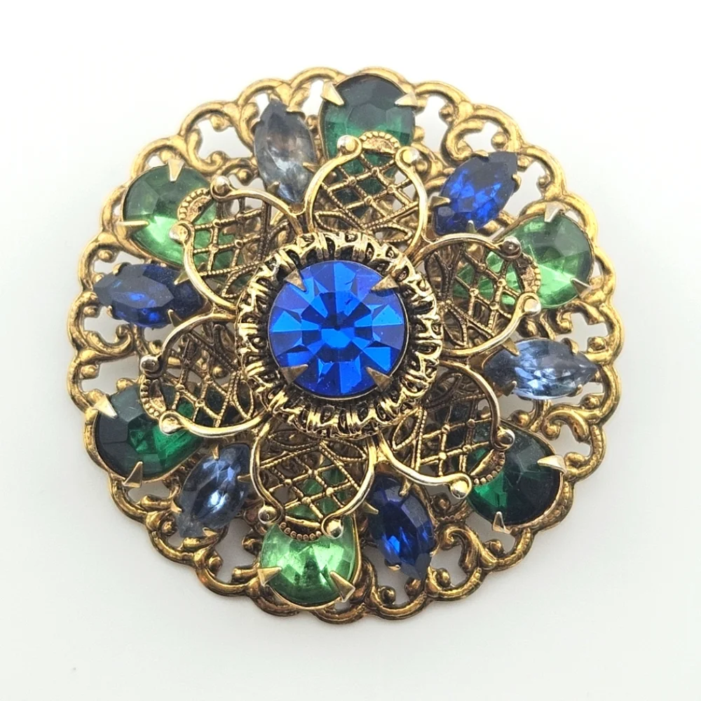 Victorian 1940s Antique Gold Tone Gemstone Filigree Brooch Pin 3D Design